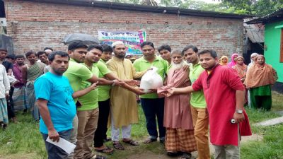 বরিশালে বন্ধু মেলার উদ্যোগে অসহায় ও সুবিধাবঞ্চিত মাঝে খাদ্য সামগ্রী বিতারন।